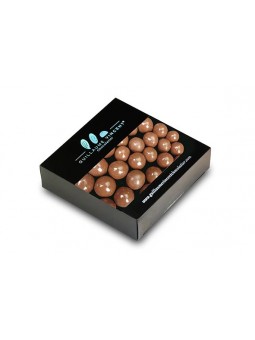 Billes de céréale enrobées de chocolat au lait et de crème de spéculoos
