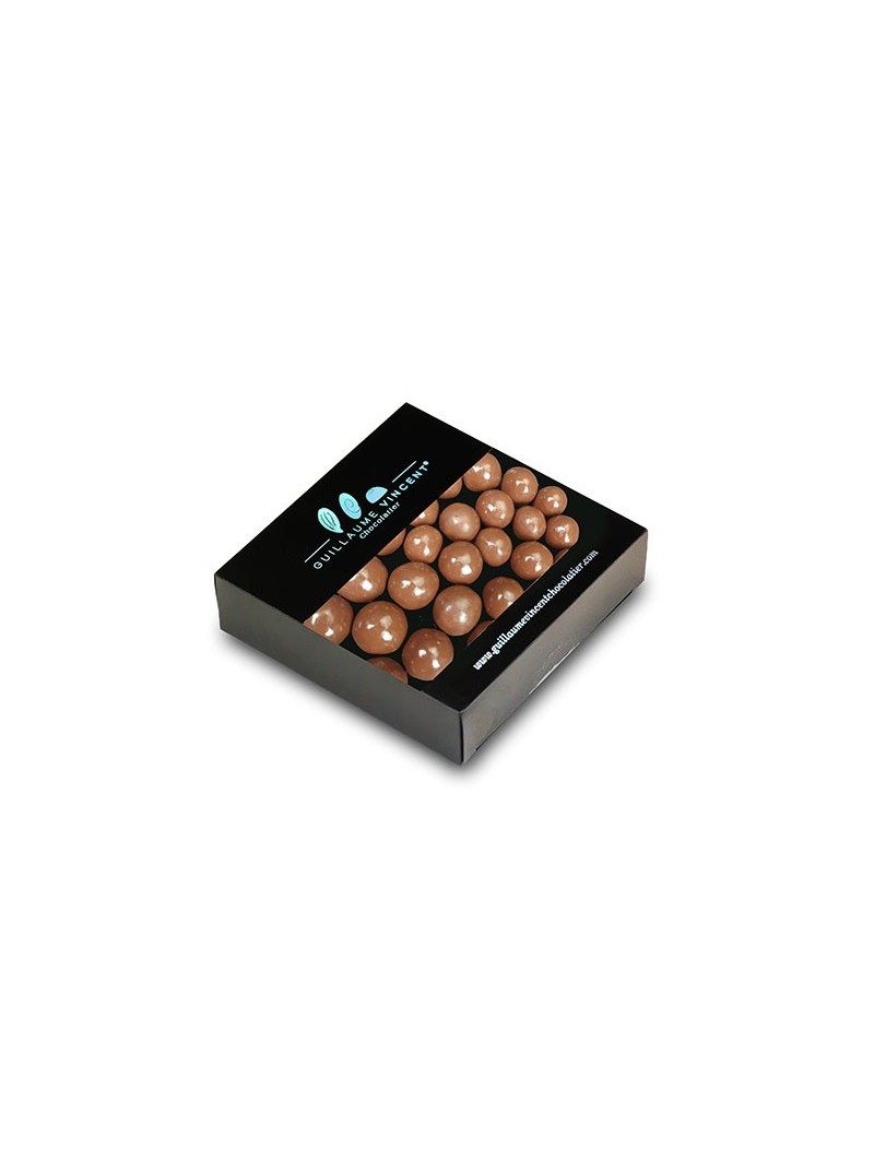 Billes de céréale enrobées de chocolat au lait et de crème de spéculoos